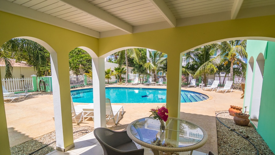 Coral Paradise Resort