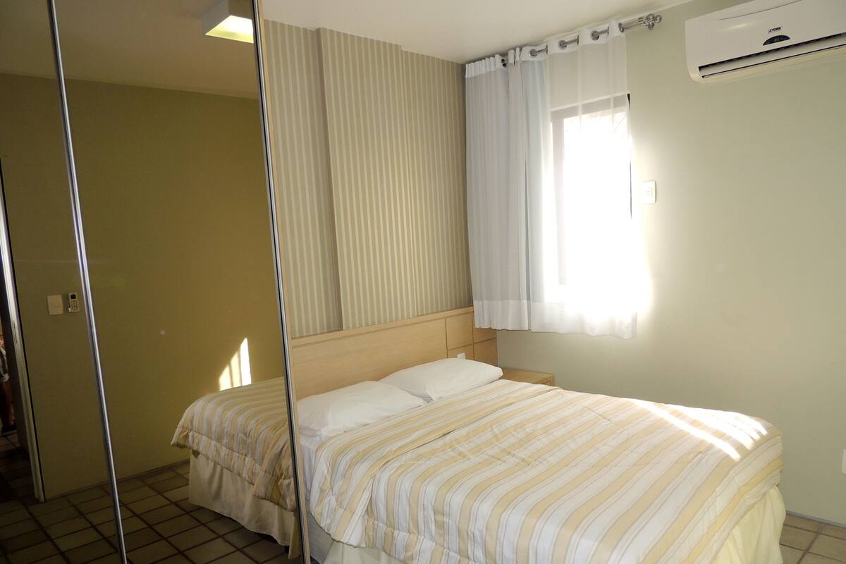 Apartment | Hypo-allergenic bedding, blackout curtains, bed sheets