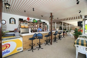 Poolside bar - Tsampika Hotel (Rhodes)