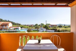 Outdoor dining - Frida Corfu Apartments (Corfu)