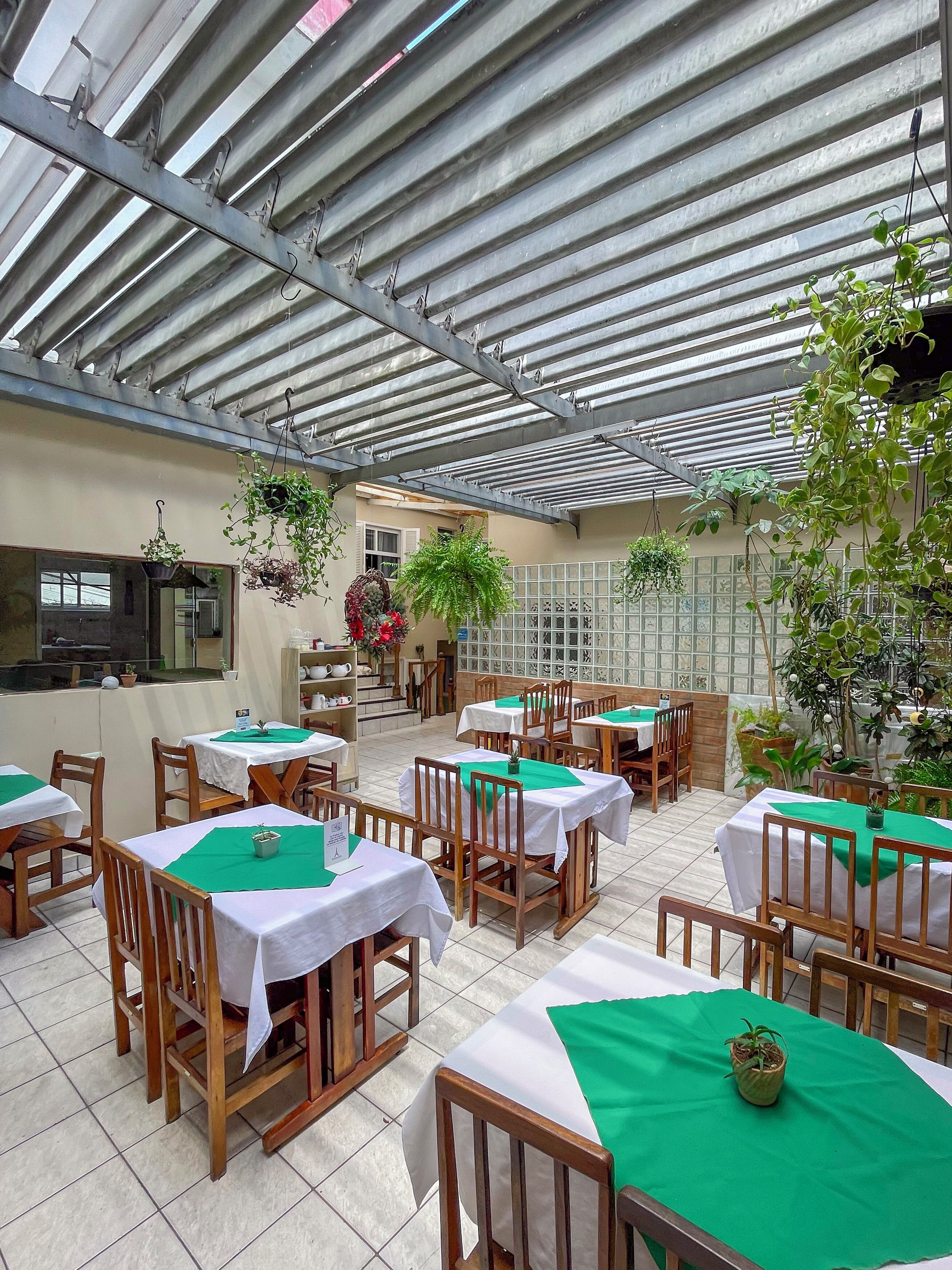Desayuno bufé gratuito y diario