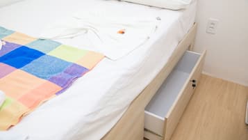 1 chambre, surmatelas, minibar, ameublement personnalisé