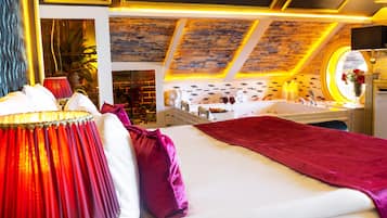 Penthouse, Jetted Tub, Sea View | 1 bedroom, premium bedding, free minibar items, desk