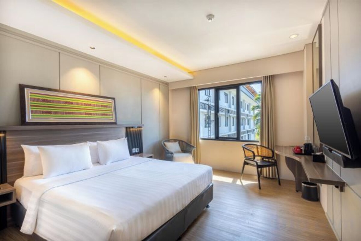 In-room safe, desk, free WiFi, bed sheets