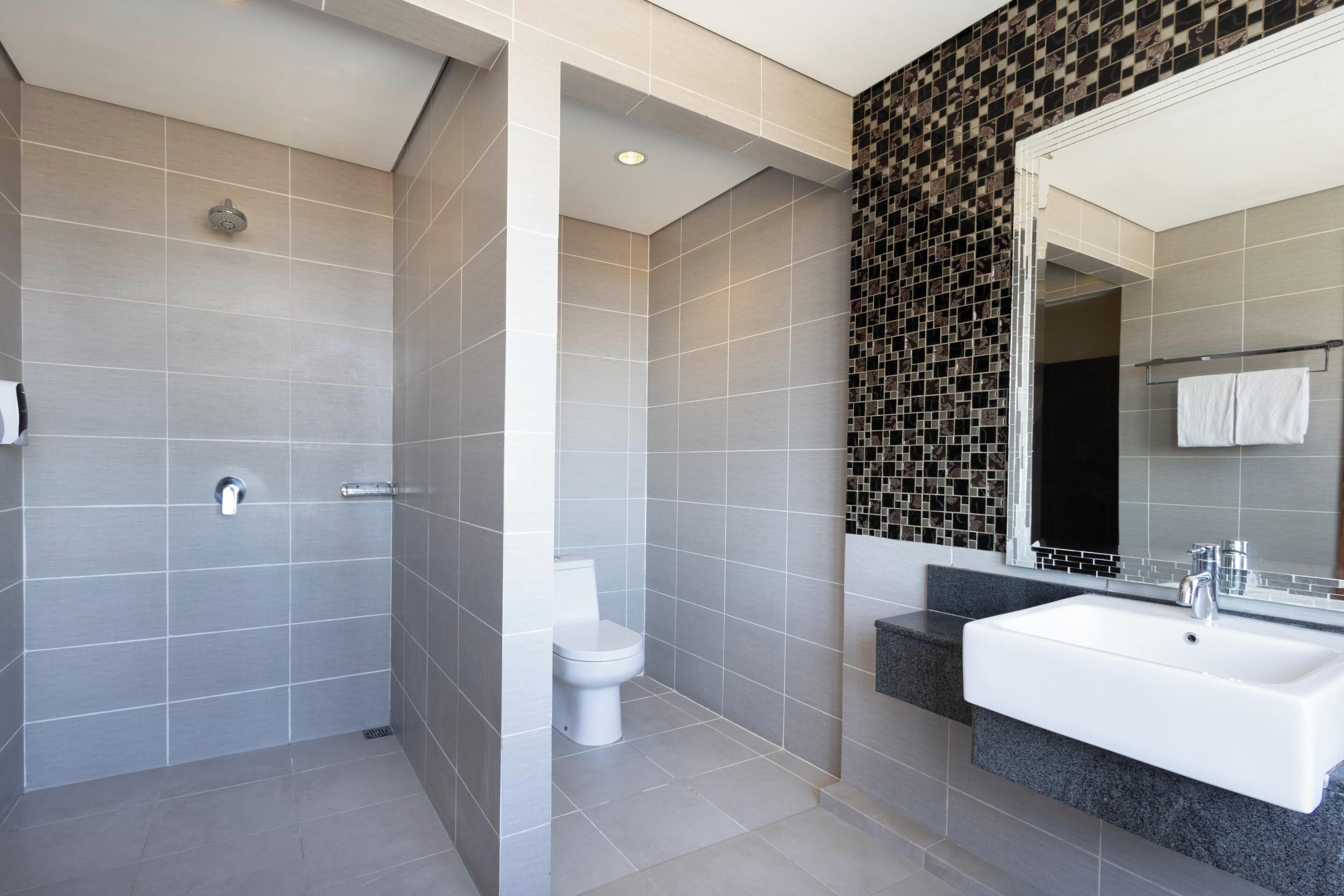 junior suite | minibar, in-room safe, desk, free wifi