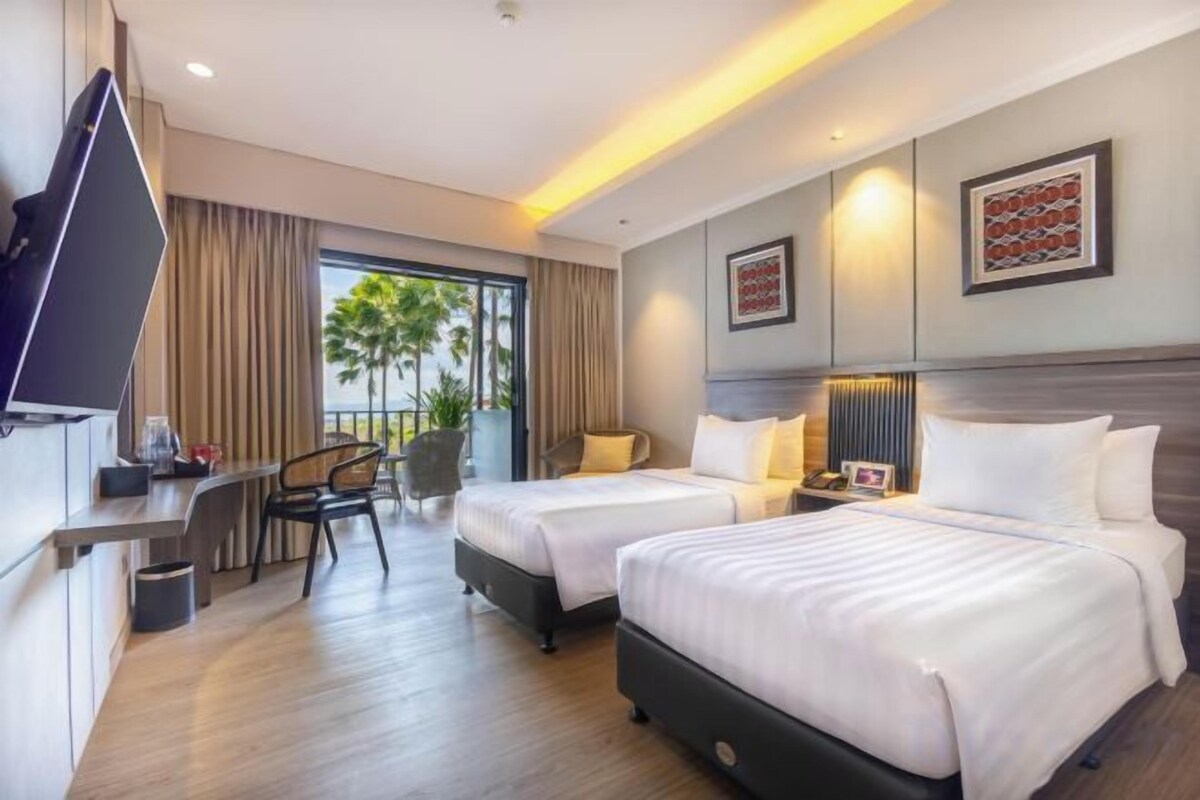 In-room safe, desk, free WiFi, bed sheets