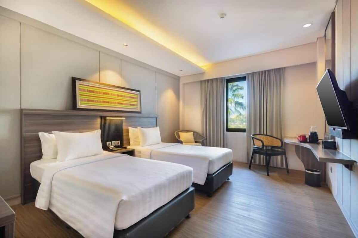 In-room safe, desk, free WiFi, bed sheets