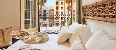 Apartment, 1 Schlafzimmer, Balkon (Adults Only) | 1 Schlafzimmer, Bettwäsche aus ägyptischer Baumwolle