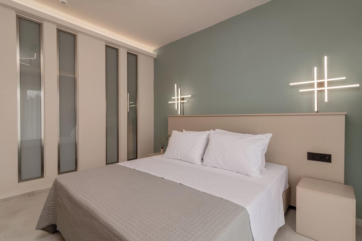 Deluxe Apartment, Pool View | In-room safe, desk, free WiFi