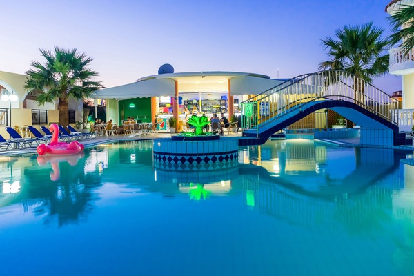 Poolside bar