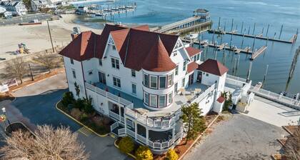 Tavern on the Bay Hotel & Marina