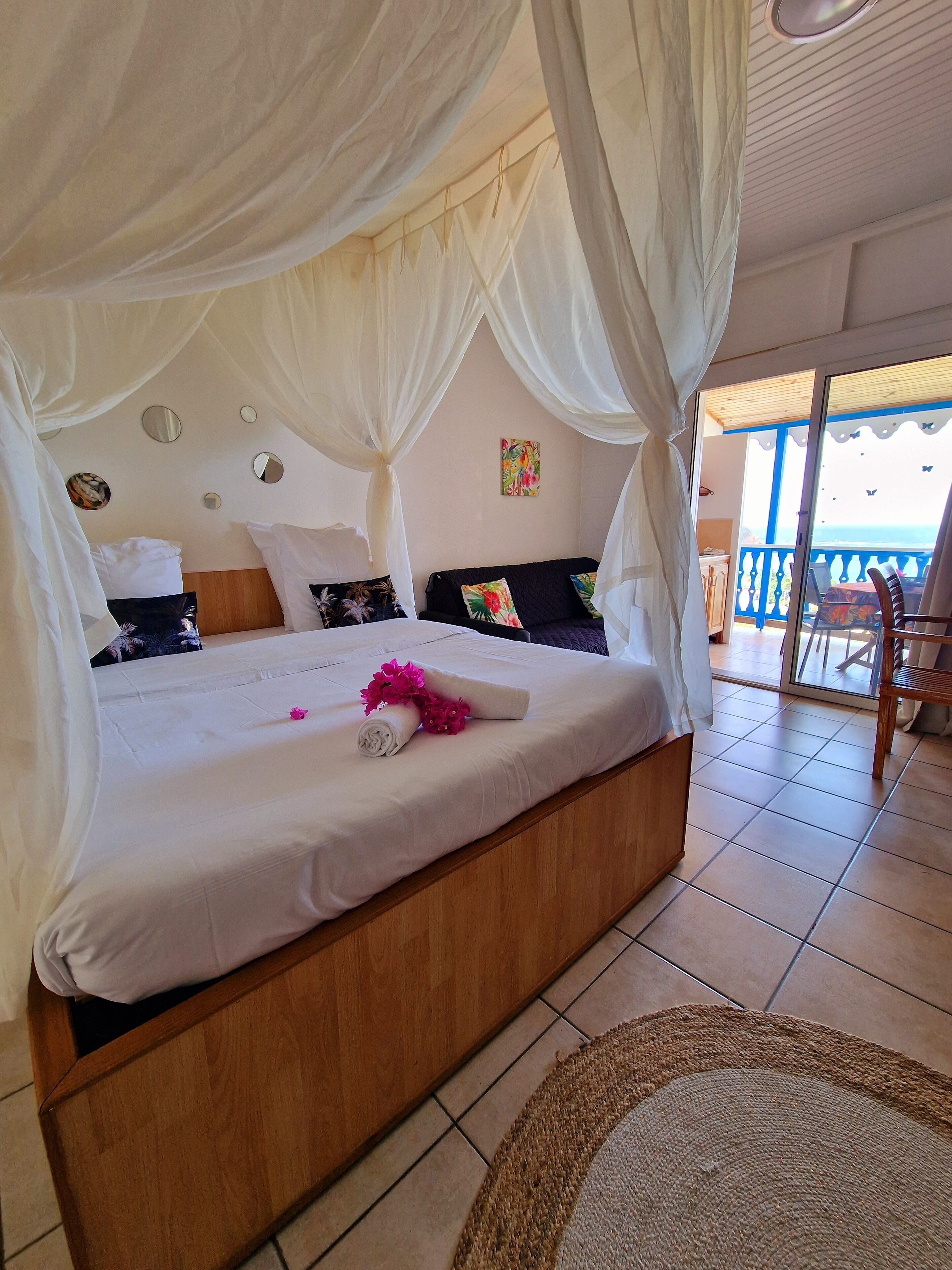 Room (Chambre Espace Vue Mer) | 1 bedroom, soundproofing, iron/ironing board, free cribs/infant beds