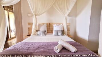Room (Chambre Espace Vue Mer) | 1 bedroom, soundproofing, iron/ironing board, free cribs/infant beds
