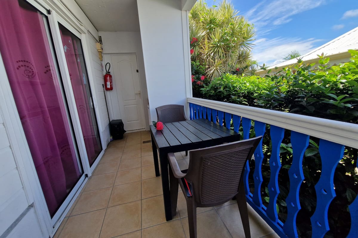 Room (Chambre Vue Jardin) | Terrace/patio