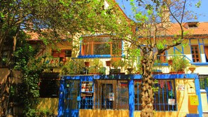 Front of property - Posada del Maple - Hostel (Quito)