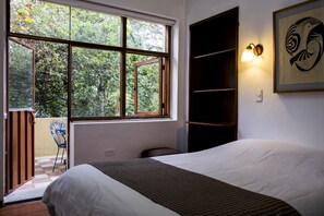 Superior Double Room, Balcony | Iron/ironing board, bed sheets