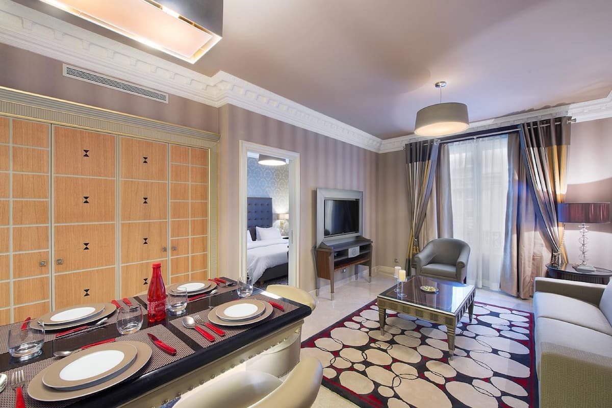 Executive Suite | Living area | LED TV