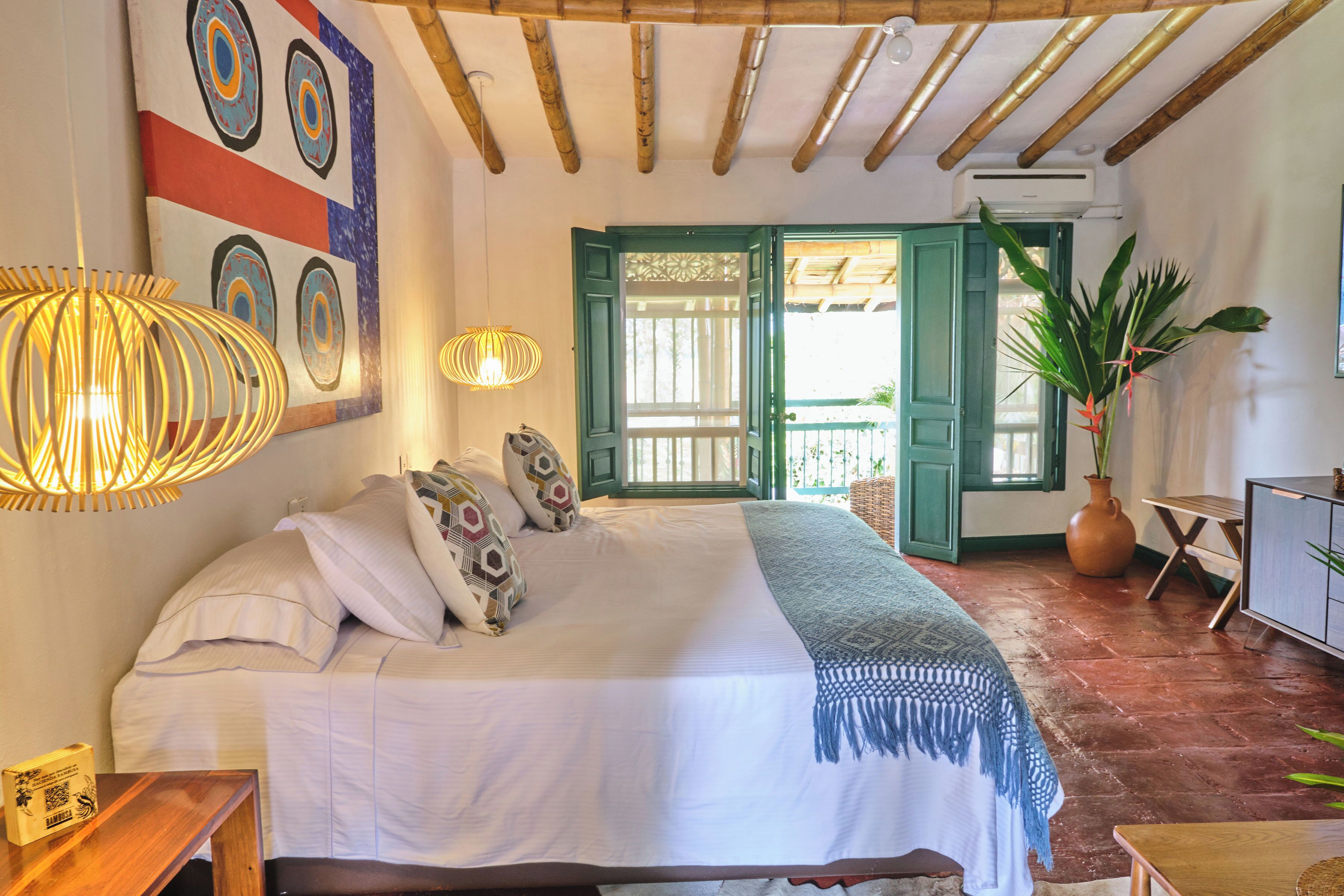 Kahden hengen junior-huone | Minibaari, vuodevaatteet