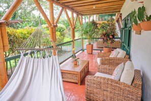 Habitación junior doble | Minibar y ropa de cama