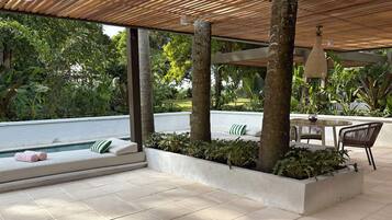 Habitación familiar con 1 cama matrimonial o 2 individuales, 2 habitaciones, alberca privada | Alberca privada