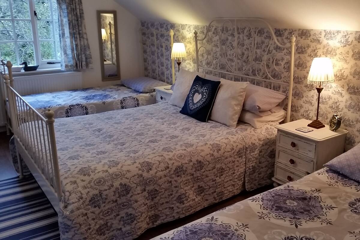 Chambre Double Familiale (The Hayloft Room)