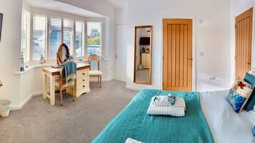 Dobbeltværelse (Blue Room) | 1 soveværelse, premium-sengetøj, individuelt design