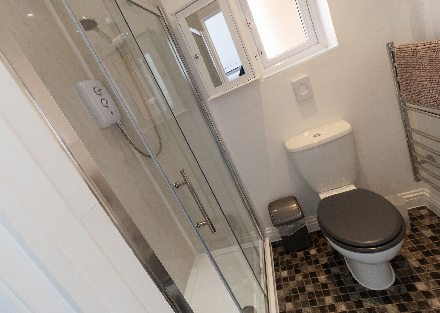 Chambre Double Familiale, salle de bains attenante (Sleeps 4) | Salle de bain | Serviettes fournies
