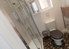 Dobbeltrom – familie, eget bad (Sleeps 4) | Bad | Håndklær