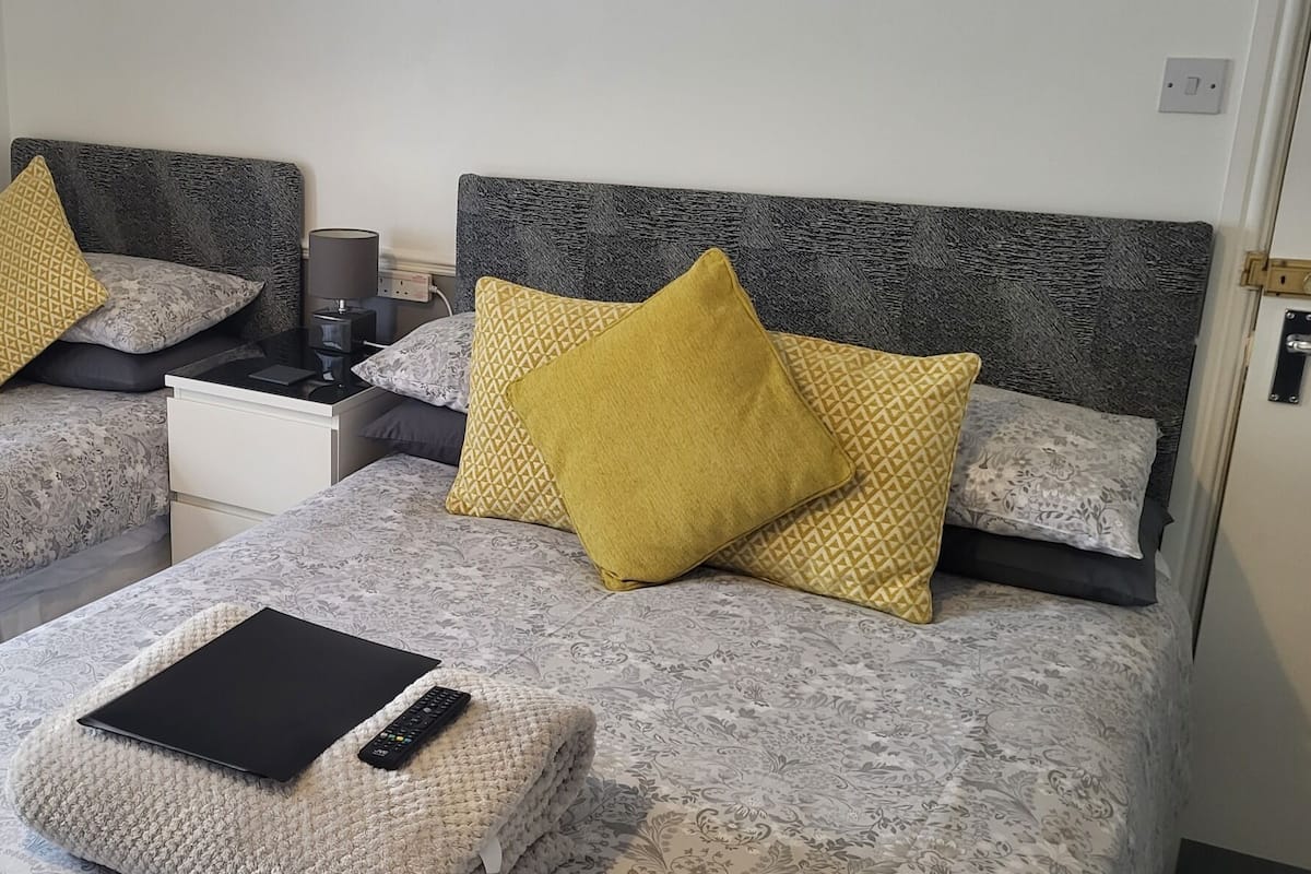 Triple Room, Ensuite (Sleeps 3) | WiFi