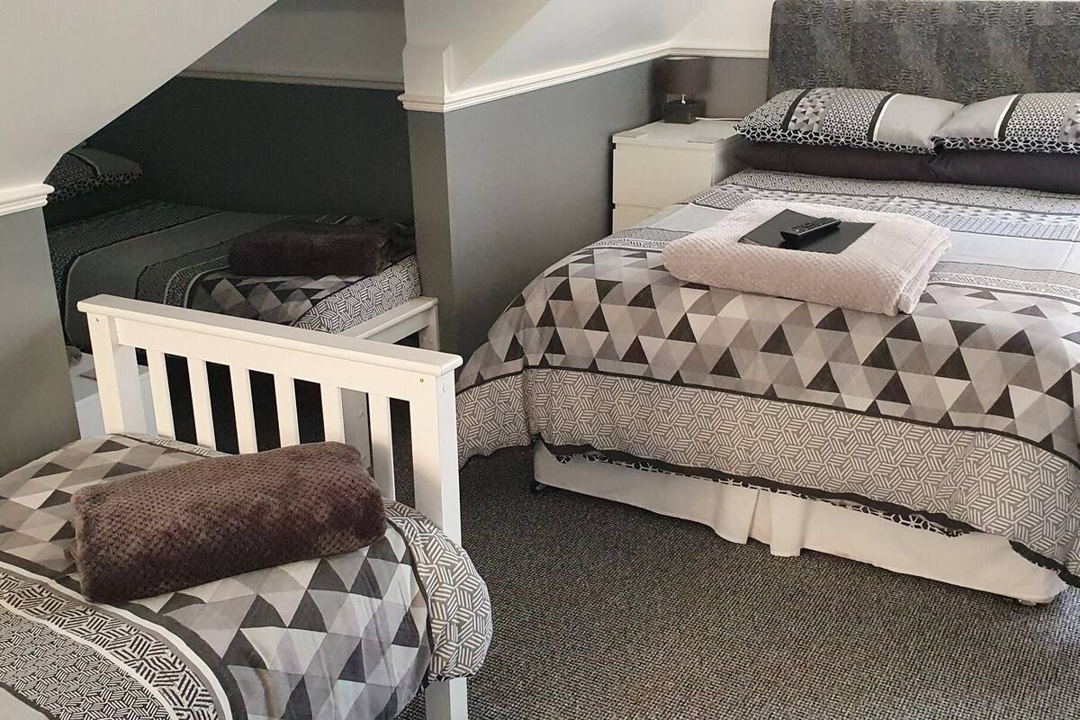 Family Quadruple Room, Ensuite (Sleeps 6) | WiFi