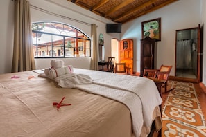 Presidential Suite, Pool View | Premium bedding, desk, free rollaway beds, free WiFi - Hotel Cordoba (Granada)