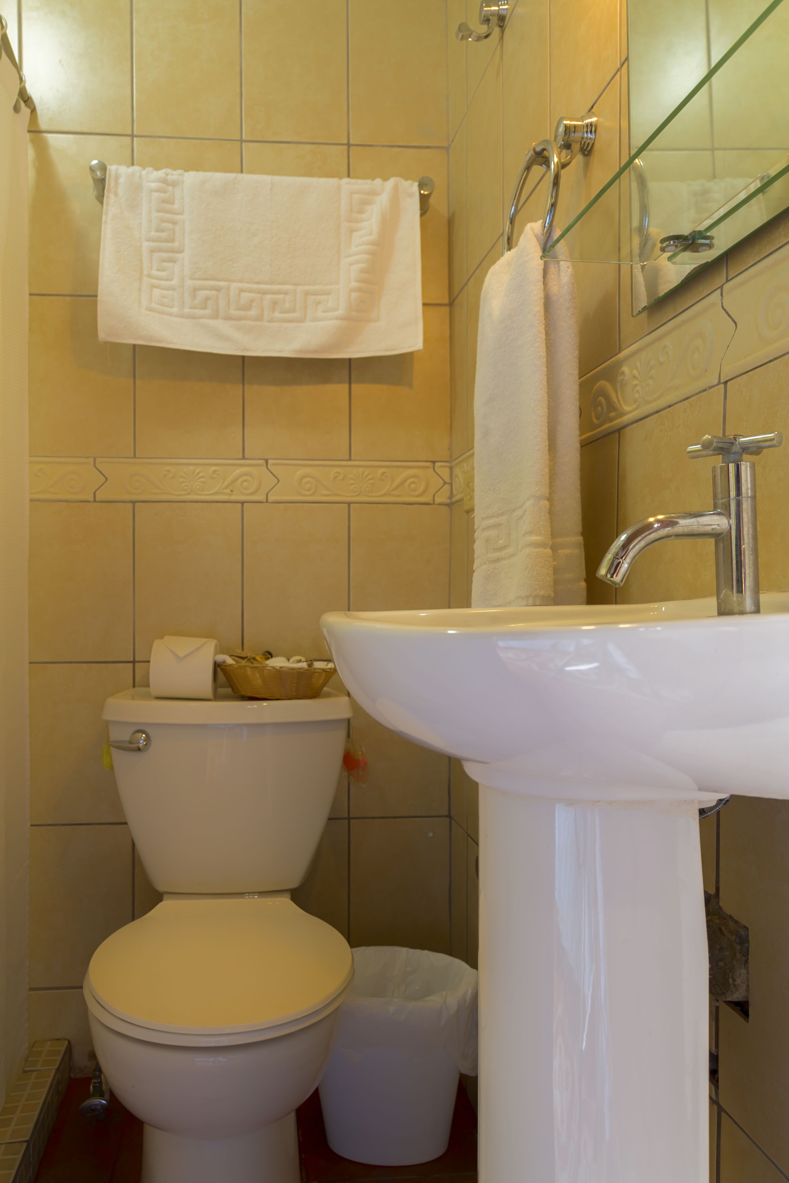 shower, free toiletries, towels