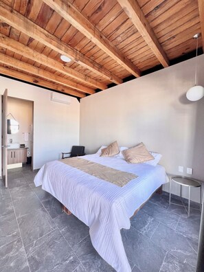 Economy Studio Suite | In-room safe, desk, laptop workspace, iron/ironing board - Hotel Gran Casa Xalisco (Guadalajara)