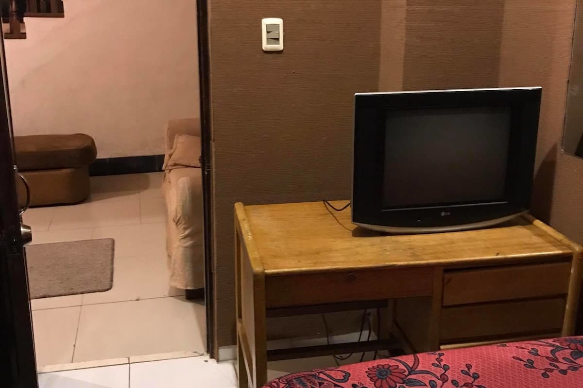 Economy Single Room, 1 Single Bed, Shared Bathroom