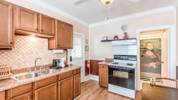 Single Room, Non Smoking, Kitchen (Opal) | Private kitchen | Fridge, microwave, coffee/tea maker