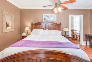 1 habitación, decoración personalizada y muebles diferentes 