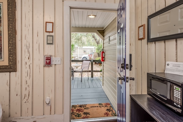 Suite, ikke-røyk (Amethyst) | 1 soverom, individuelt dekorert og individuelt innredet