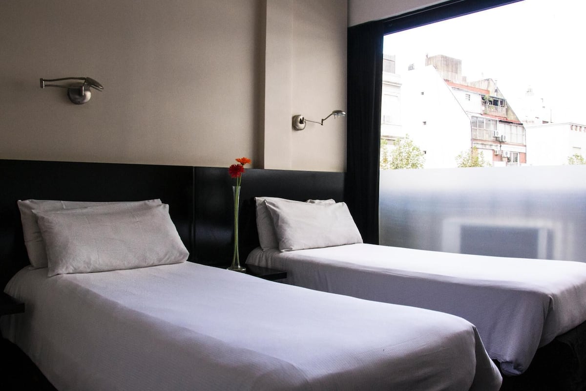 Hochwertige Bettwaren, Daunenbettdecken, Pillowtop-Betten, Minibar