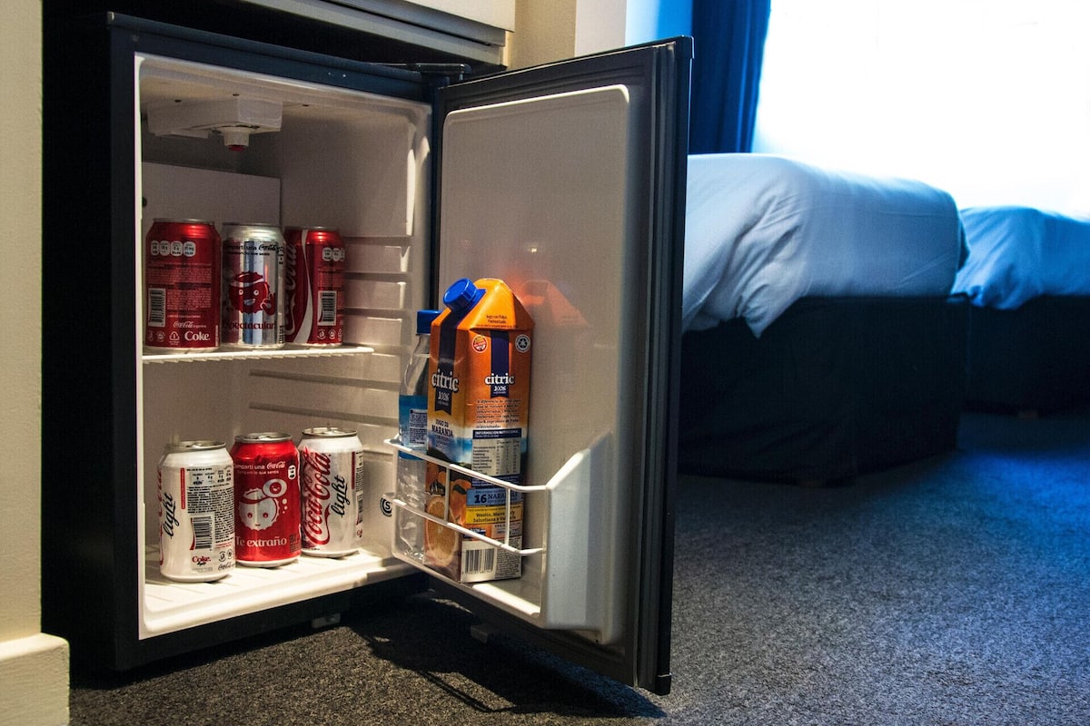 Hochwertige Bettwaren, Daunenbettdecken, Pillowtop-Betten, Minibar