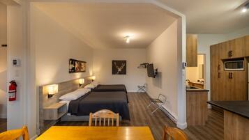 Standard Apartment, 2 Double Beds, Kitchen | Dining room
