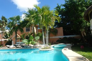 Outdoor pool - Residencia Los Encantos (Cancun)
