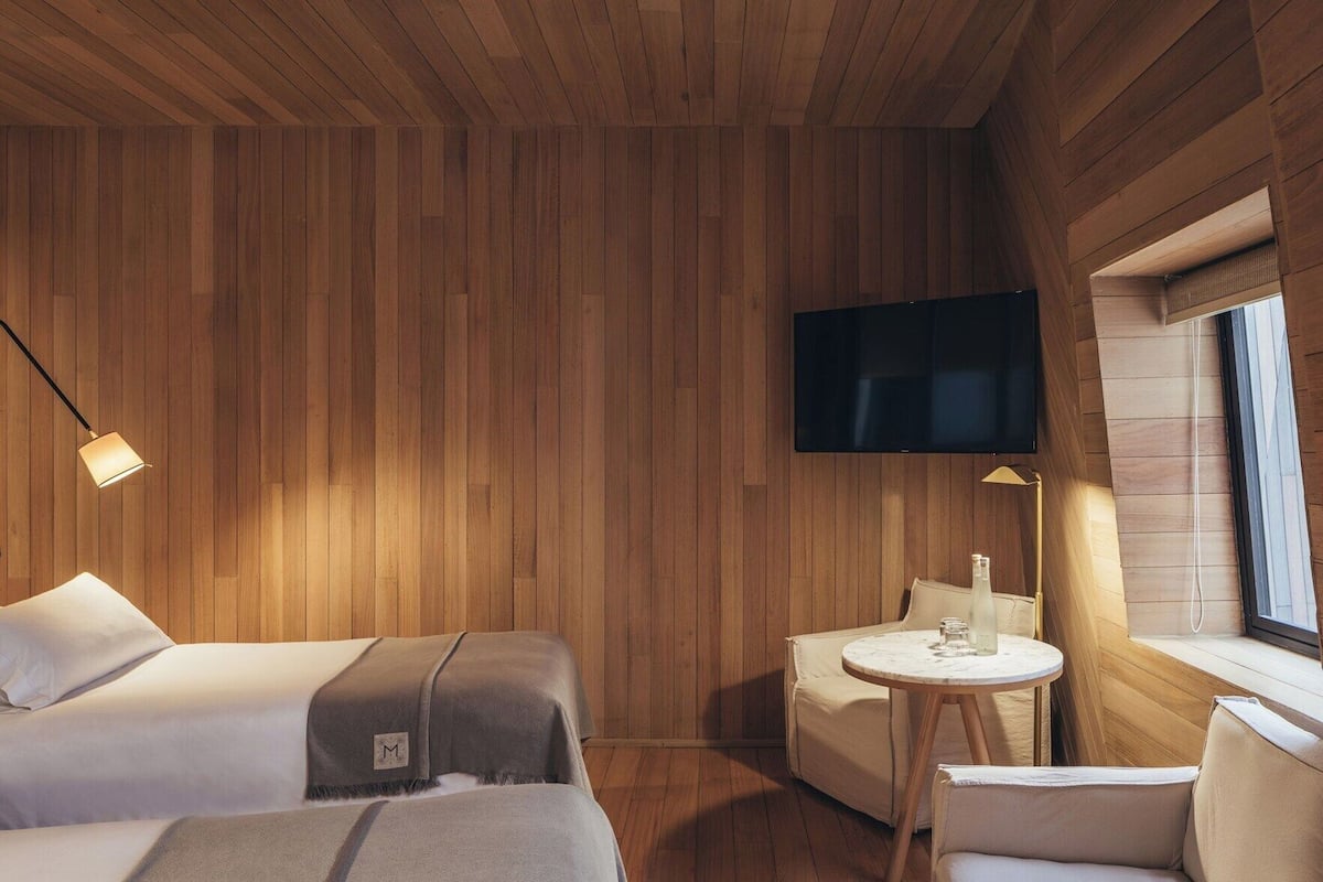 Premium bedding, down duvets, pillow-top beds, minibar