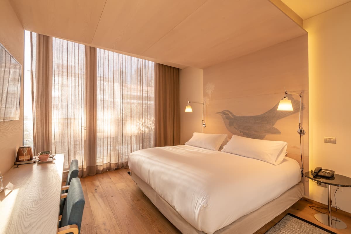 1 bedroom, premium bedding, pillowtop beds, minibar