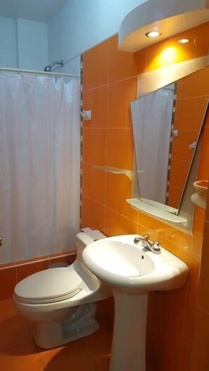 Doppelzimmer zur Einzelnutzung | Badezimmer