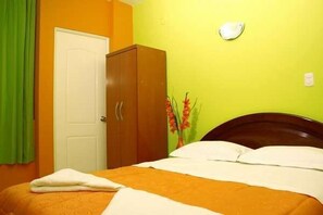 Fassade der Unterkunft – Abend/Nacht