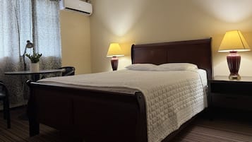 Cortinas blackout, tabla de planchar con plancha y wifi gratis