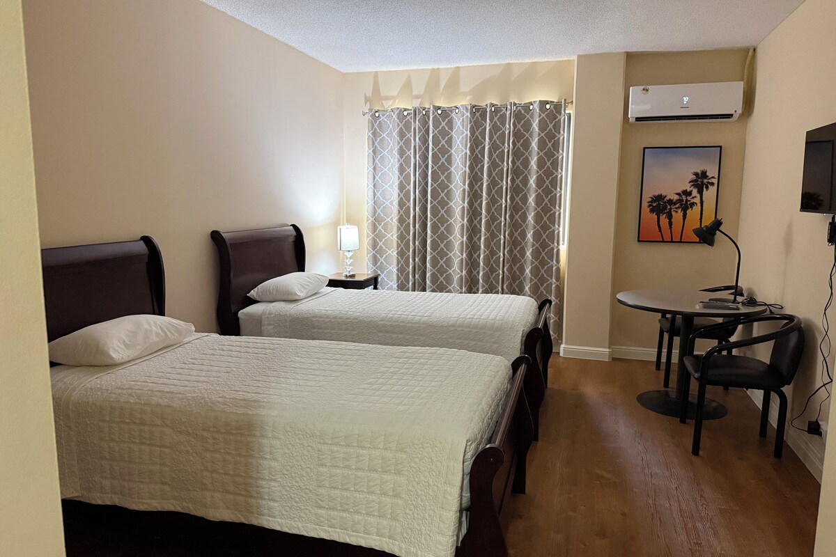 Basic Double or Twin Room (2 Single Beds) | Blackout drapes, iron/ironing board (on request), WiFi (free)