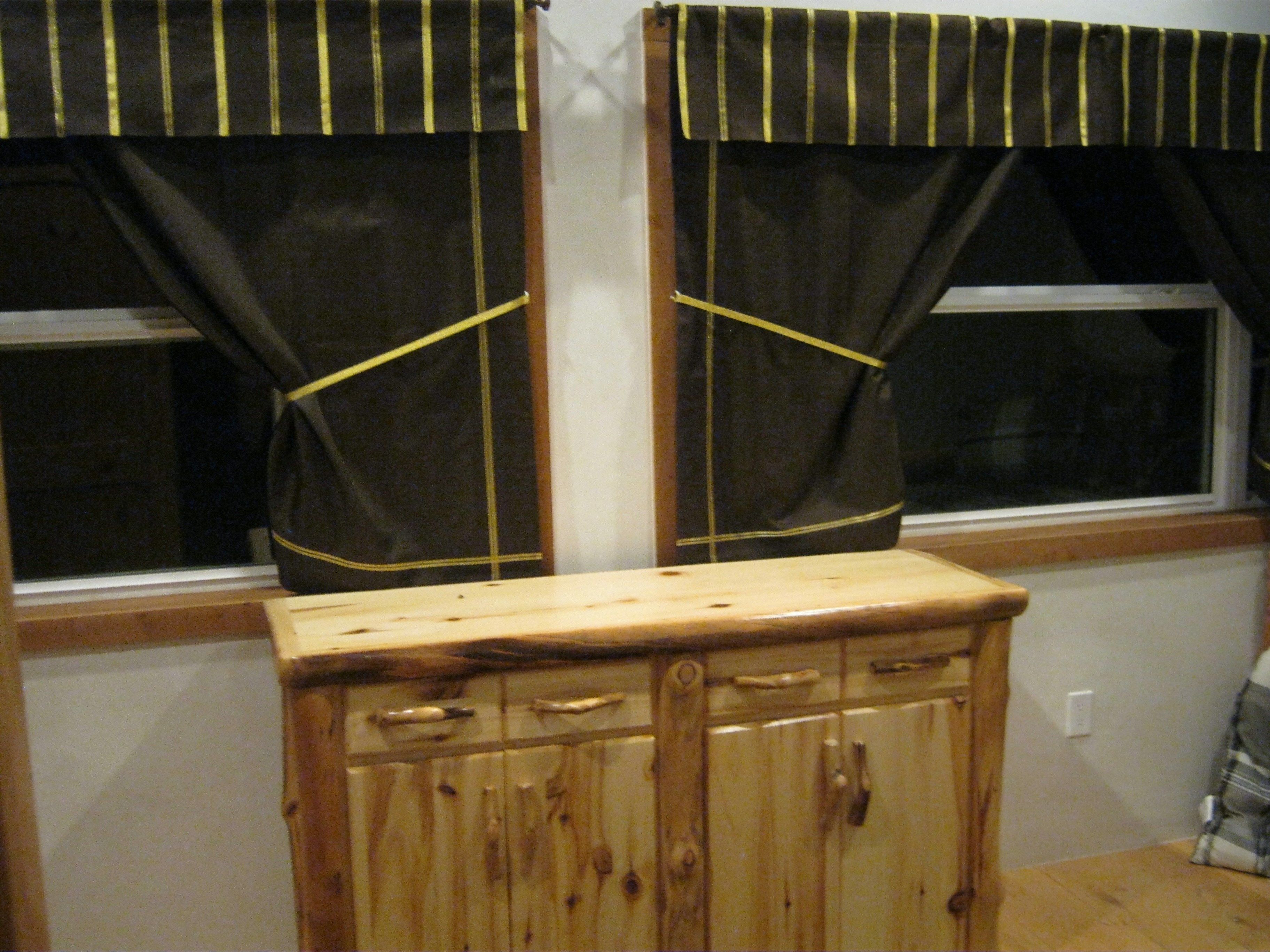 luxury townhome, 2 bedrooms, kitchen, mountain view | room amenity