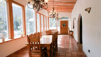 Presidential Grand Villa - 4 Bedrooms, 3 Bath ($200.00 Cleaning Fee) | Premium bedding, pillowtop beds, individually decorated