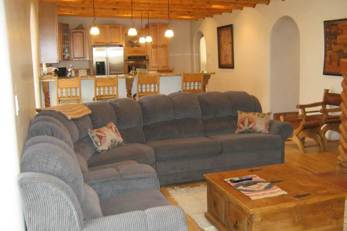 presidential grand villa - 4 bedrooms, 3 bath ($200.00 cleaning fee) | premium bedding, pillow-top beds, individually decorated